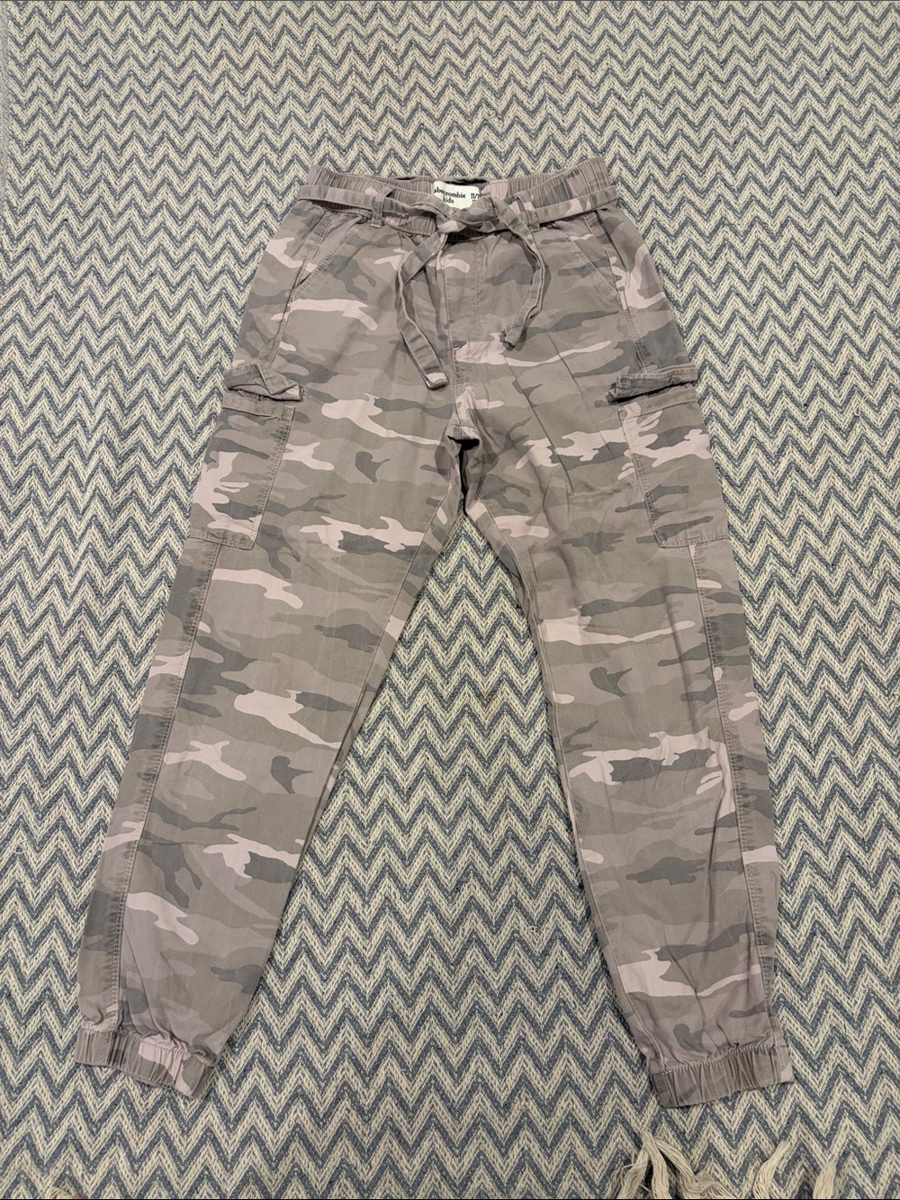 abercrombie kids Gray Camo Cargo Joggers